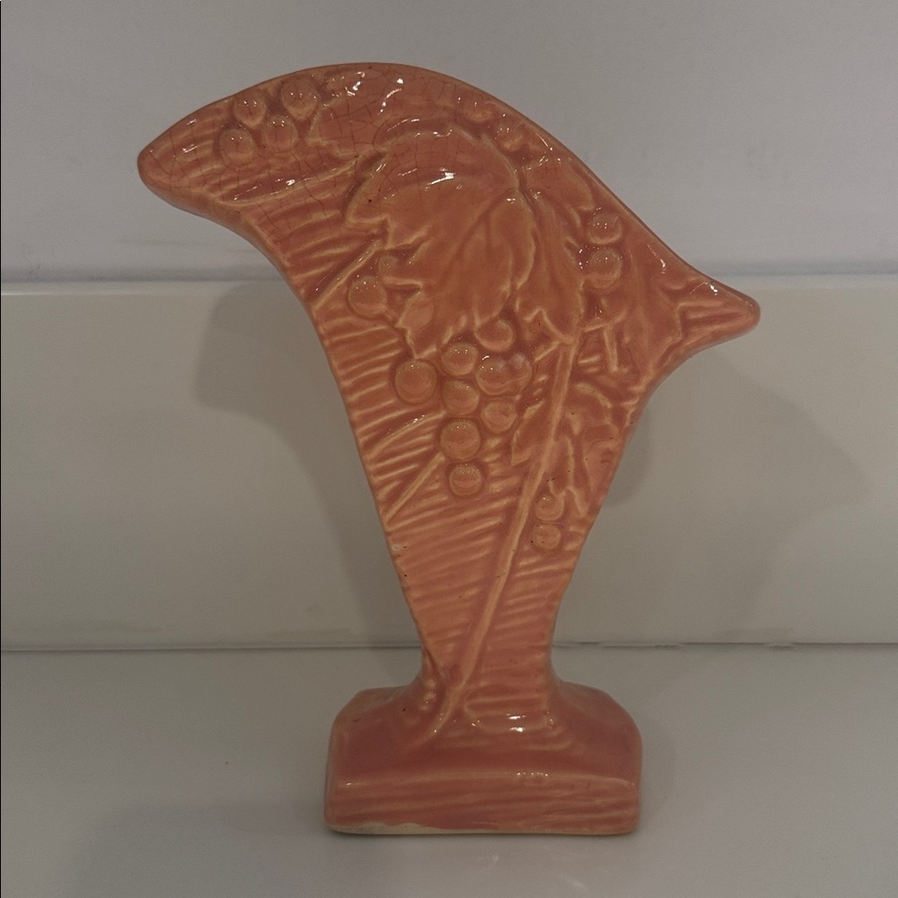 Vintage 1940s McCoy Pottery Ceramic Vase Leaf Fan Art, Rustic Line, Grapemotif